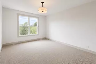 8305 Eagle Peak Dr, Jenison, MI 49428 - Photo 9