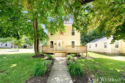 301 W Montcalm Street, Greenville, MI 48838 - Photo 3