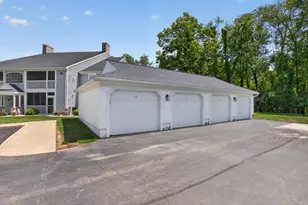 864 W Barrington Cir, Jackson, MI 49203 - Photo 25