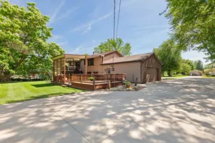 3165 N Grove Dr, Monroe, MI 48162 - Photo 7