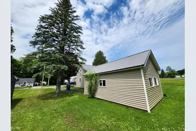 205 S Columbia Avenue, Scottville, MI 49454 - Photo 5