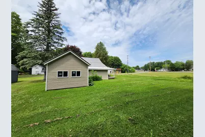 205 S Columbia Avenue, Scottville, MI 49454 - Photo 7