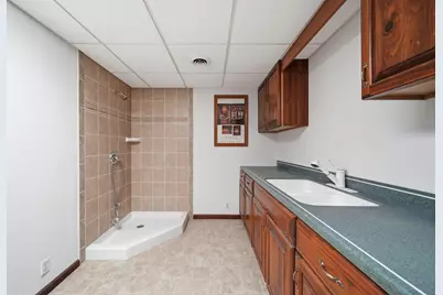 1716 Wildwood Avenue, Jackson, MI 49202 - Photo 9