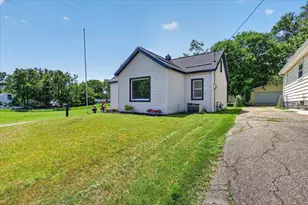 2473 Longstreet Ave SW, Wyoming, MI 49509 - Photo 3