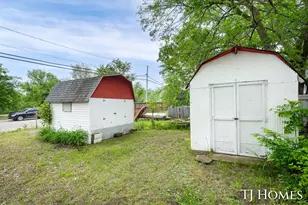 423 Collins Ave, Muskegon, MI 49444 - Photo 21