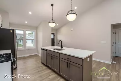 1595 N Village Circle, Kalamazoo, MI 49009 - Photo 9