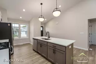 1595 N Village Cir, Kalamazoo, MI 49009 - Photo 9