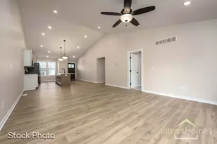1595 N Village Cir, Kalamazoo, MI 49009 - Photo 11