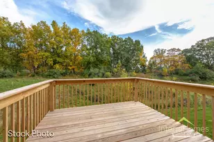 1595 N Village Cir, Kalamazoo, MI 49009 - Photo 13