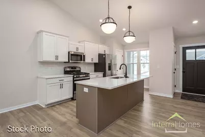 1595 N Village Circle, Kalamazoo, MI 49009 - Photo 7