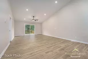 1595 N Village Cir, Kalamazoo, MI 49009 - Photo 9