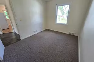 9928 Roseland St, Livonia, MI 48150 - Photo 7