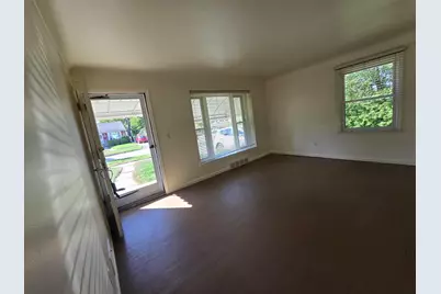9928 Roseland Street, Livonia, MI 48150 - Photo 3