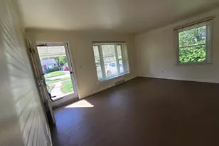 9928 Roseland St, Livonia, MI 48150 - Photo 3
