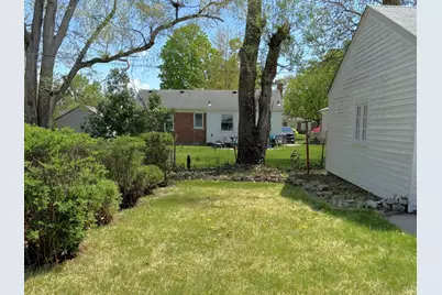 9928 Roseland Street, Livonia, MI 48150 - Photo 17