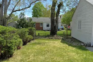9928 Roseland St, Livonia, MI 48150 - Photo 17