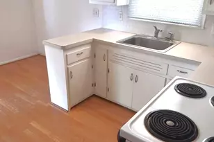 9928 Roseland St, Livonia, MI 48150 - Photo 5