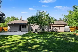 8305 Brookwood Dr, Portage, MI 49024 - Photo 7