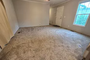 638 Courtland Ln, Muskegon, MI 49442 - Photo 5