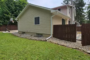 211 Forest St, Marshall, MI 49068 - Photo 5