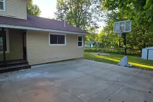 211 Forest St, Marshall, MI 49068 - Photo 9
