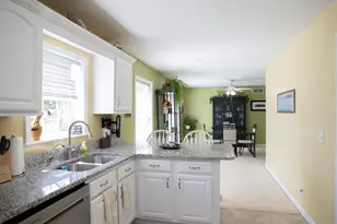 1109 Meadowsweet Ln, Vicksburg, MI 49097 - Photo 7