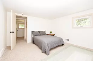 2490 Strathmore St, Kalamazoo, MI 49009 - Photo 9