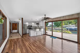 68911 Island Dr, Edwardsburg, MI 49112 - Photo 9