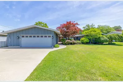 68911 Island Drive, Edwardsburg, MI 49112 - Photo 7