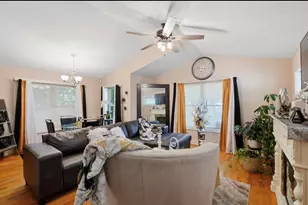 1015 Monroe St, Benton Harbor, MI 49022 - Photo 5