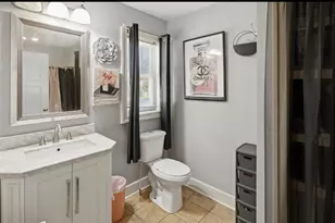 1015 Monroe St, Benton Harbor, MI 49022 - Photo 11