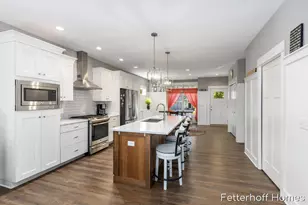 945 Kensington St NW, Grand Rapids, MI 49534 - Photo 5