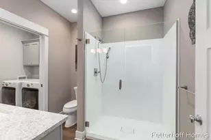 945 Kensington St NW, Grand Rapids, MI 49534 - Photo 15