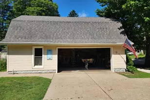315 N Main St, Allegan, MI 49010 - Photo 41