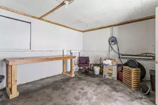 2718 Coloma Rd, Benton Harbor, MI 49022 - Photo 43
