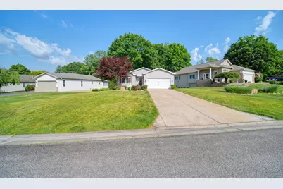 3010 S Wood Dale Drive #14, Jackson, MI 49203 - Photo 3