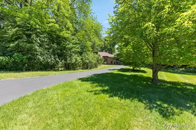 1860 Beard Drive SE, Grand Rapids, MI 49546 - Photo 3