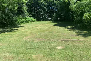 395 Lincoln St, Benton Harbor, MI 49022 - Photo 1