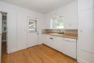 2127 W Main St, Kalamazoo, MI 49006 - Photo 9