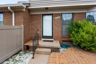 31008 Country Bluff, Farmington, MI 48331 - Photo 5