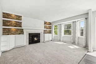 1090 Cumberland Ave SE, Lowell, MI 49331 - Photo 5