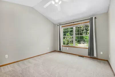 1090 Cumberland Avenue SE, Lowell, MI 49331 - Photo 9