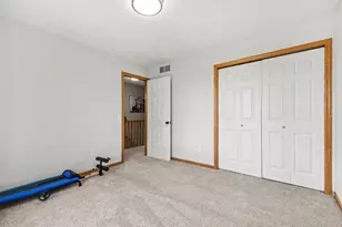 1090 Cumberland Ave SE, Lowell, MI 49331 - Photo 17