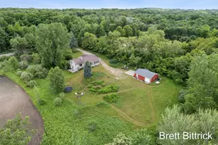 2810 20 Mile Road NW, Kent City, MI 49330 - Photo 11