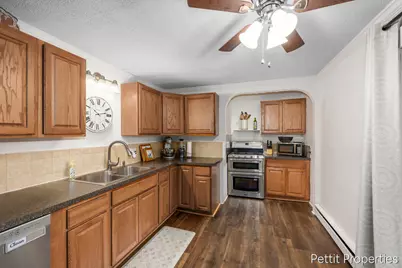 417 S Stewart Avenue, Fremont, MI 49412 - Photo 7