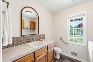 2124 Hilltop View Dr, Dorr, MI 49323 - Photo 17