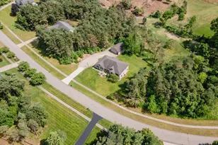2124 Hilltop View Dr, Dorr, MI 49323 - Photo 33