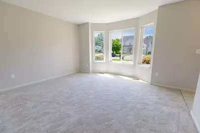 33738 Elmira Court, Livonia, MI 48150 - Photo 9