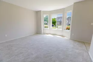 33738 Elmira Ct, Livonia, MI 48150 - Photo 9