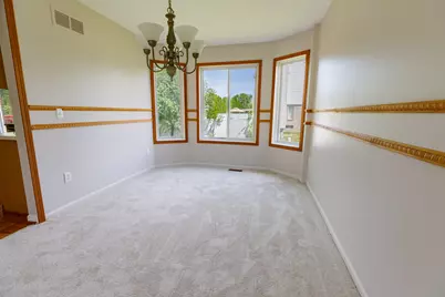 33738 Elmira Court, Livonia, MI 48150 - Photo 7